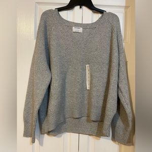 Old Navy Woman’s Sweater #152